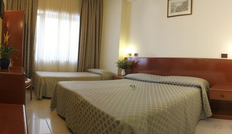Hotel Centrale Mestre Esterno foto