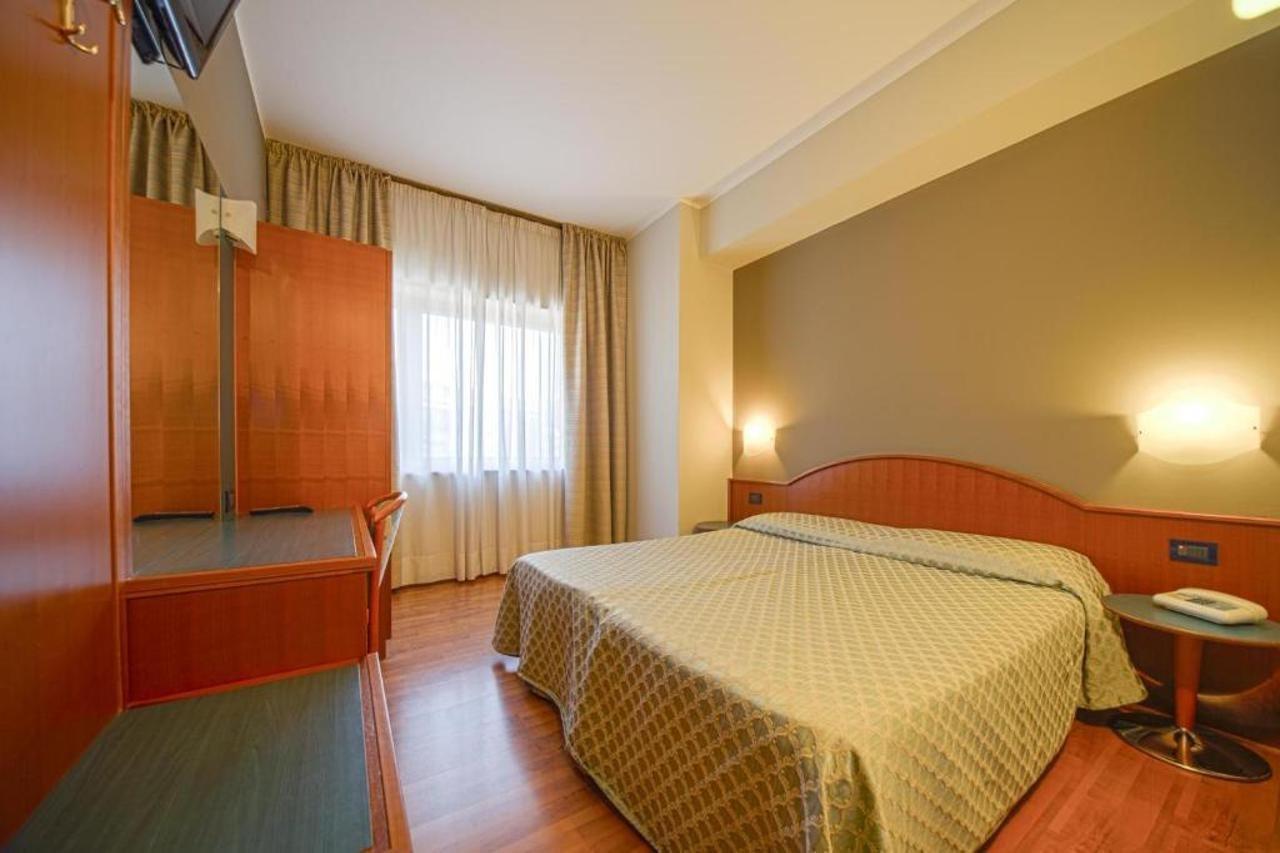 Hotel Centrale Mestre Esterno foto