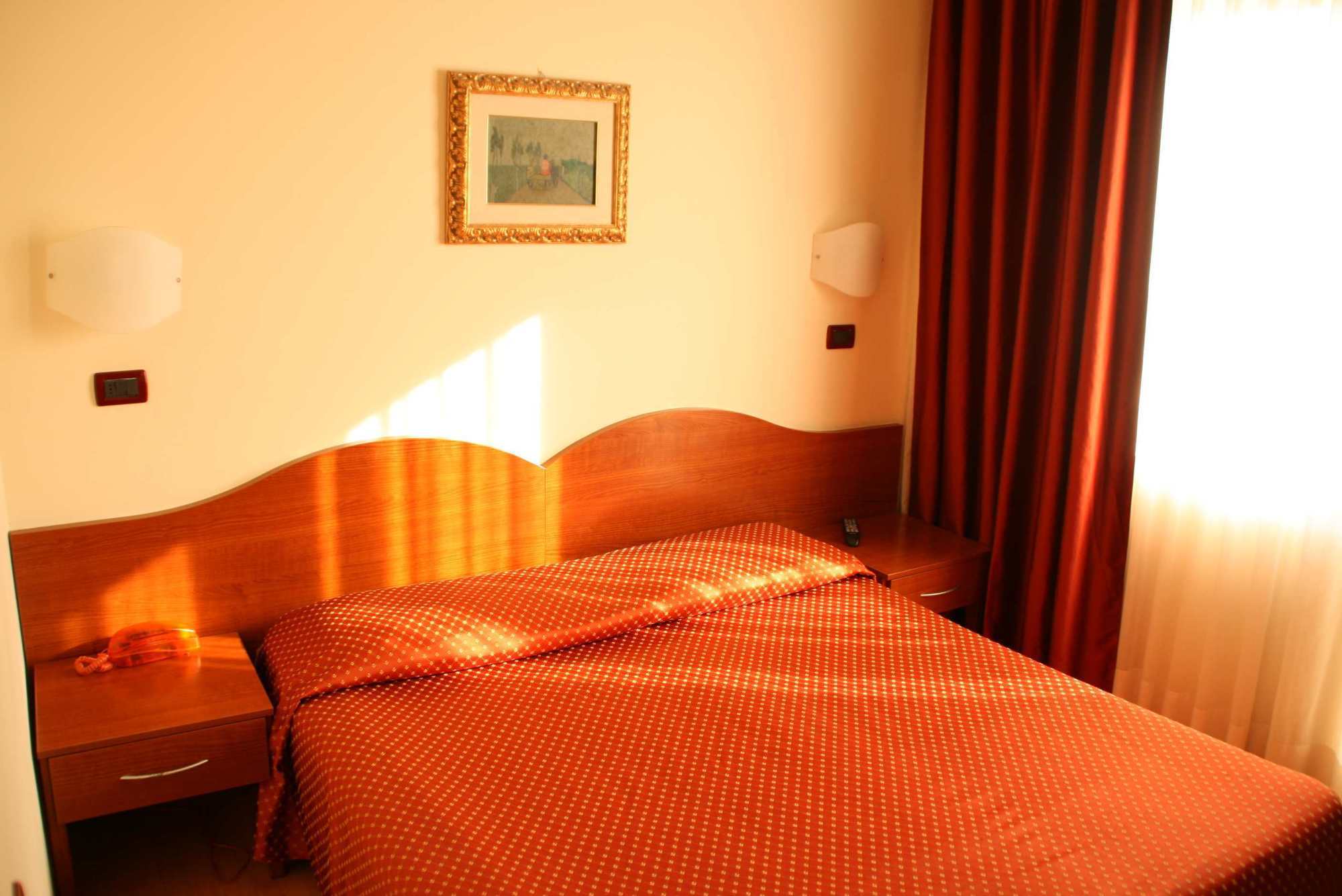 Hotel Centrale Mestre Esterno foto