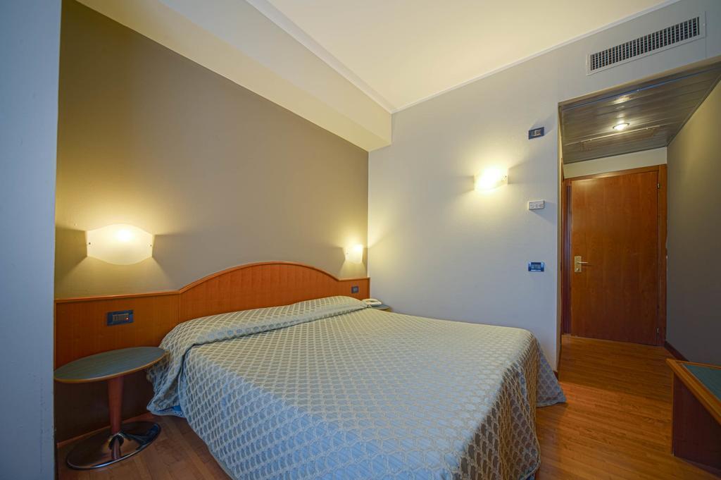 Hotel Centrale Mestre Esterno foto